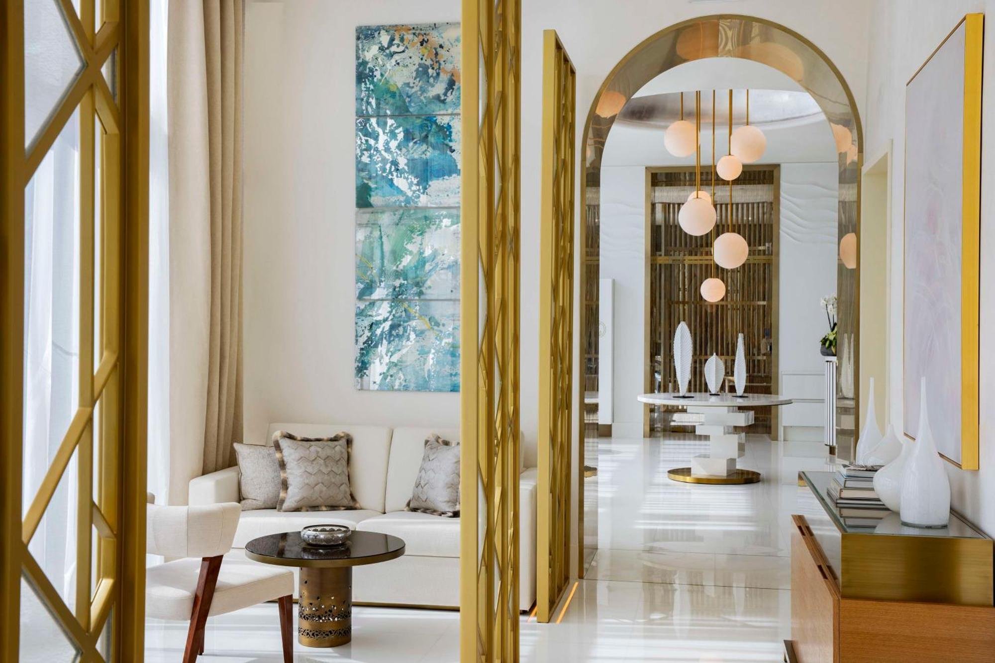Waldorf Astoria Doha Lusail Экстерьер фото The interior of a suite at the hotel