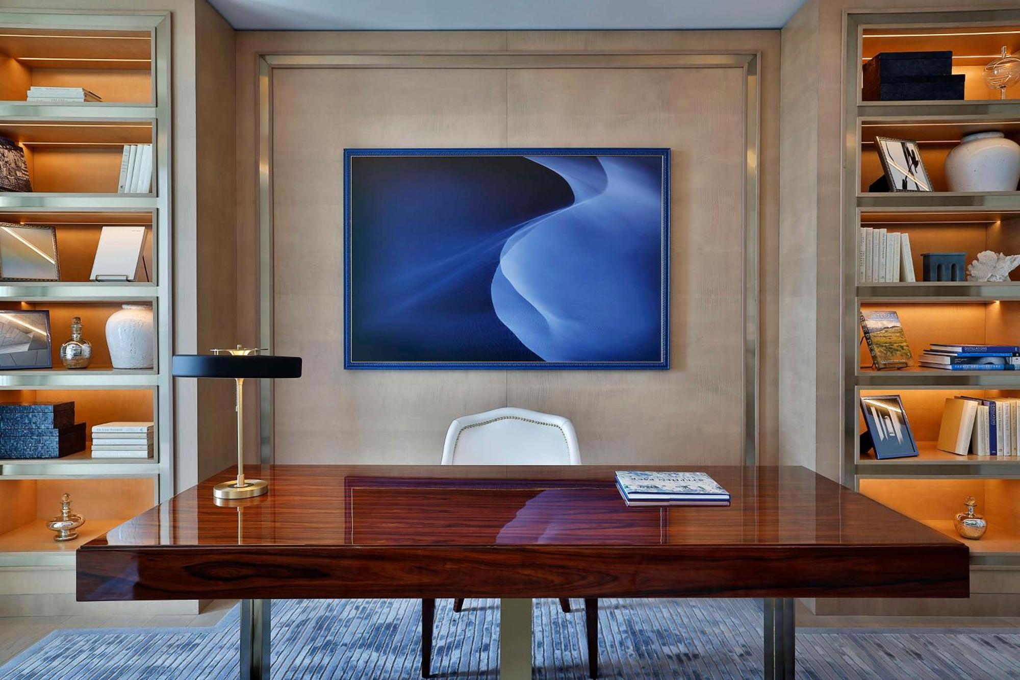 Waldorf Astoria Doha Lusail Экстерьер фото A work space in a suite at The Ritz-Carlton, Boston