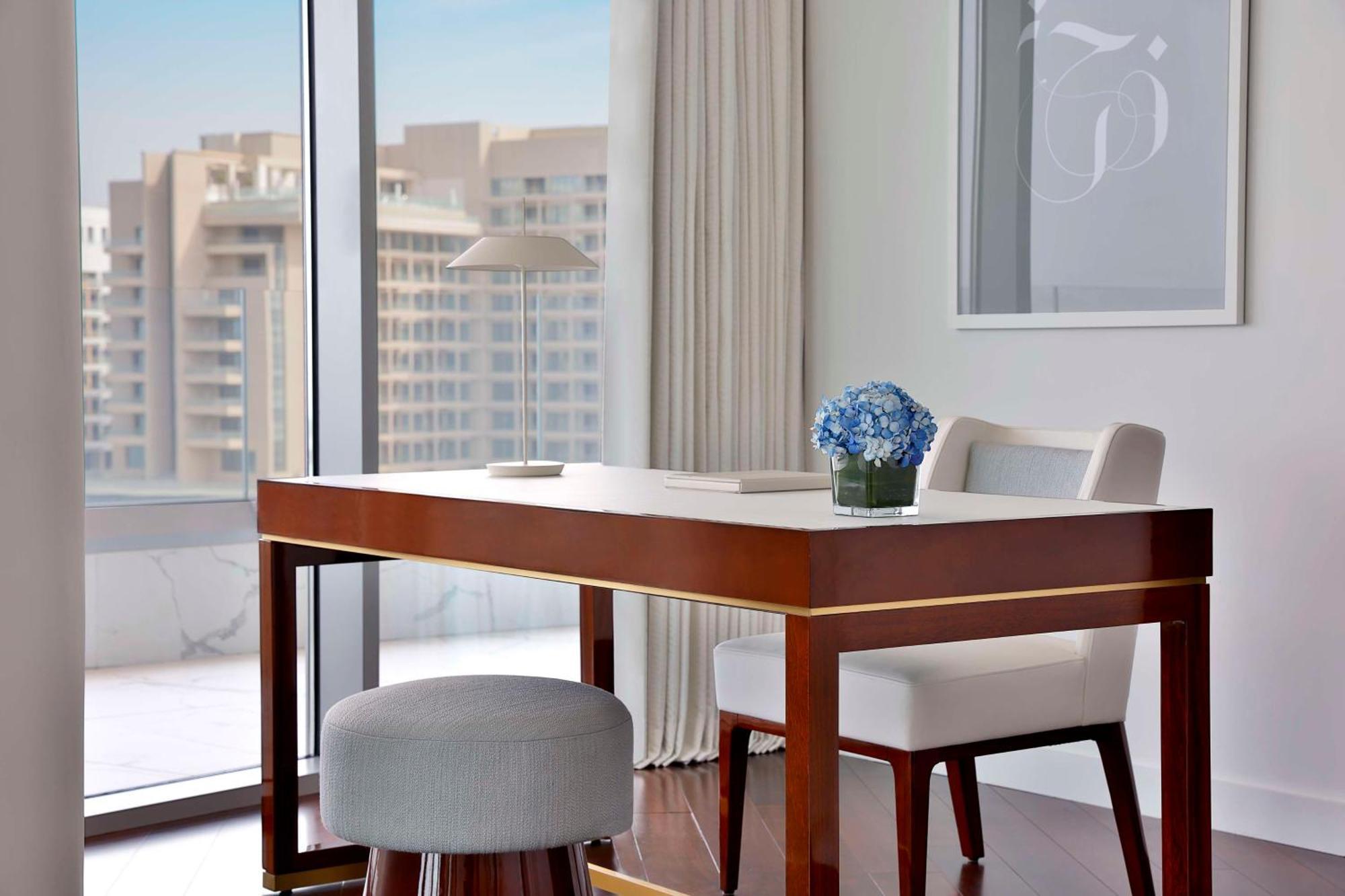 Waldorf Astoria Doha Lusail Экстерьер фото A dining room at the Ritz-Carlton, Tel Aviv
