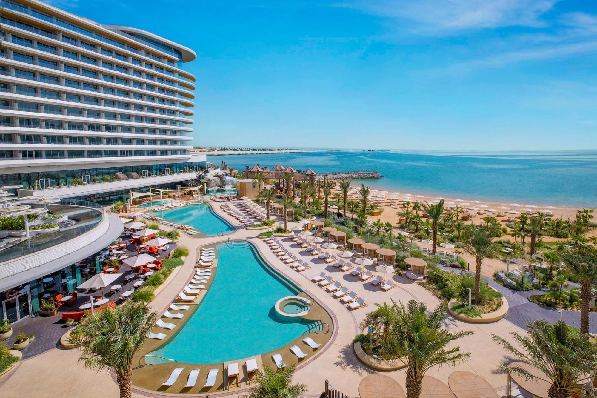 Waldorf Astoria Doha Lusail Экстерьер фото The hotel's pool